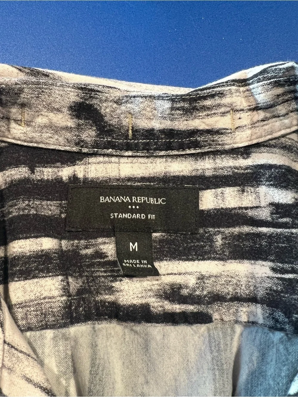 Banana Republic Black & White Short-Sleeve Button-Down Shirt Size M